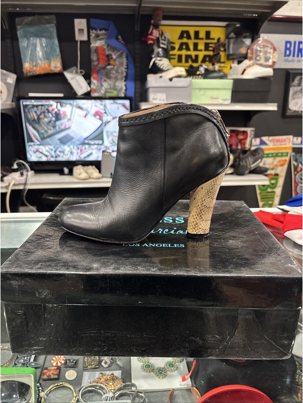 Woman’s Designer Marciano Guess Heels With Box